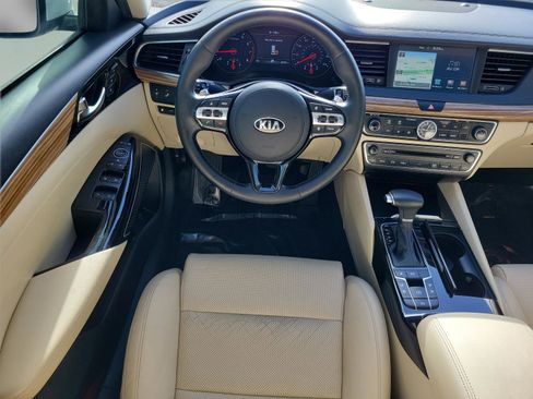 Used 2017 Kia Cadenza Technology image 10