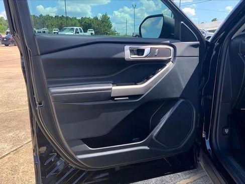 Used 2023 Ford Explorer XLT w/ Equipment Group 202A image 22