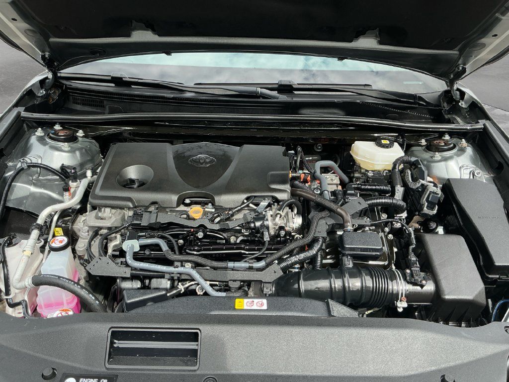 Used 2025 Toyota Camry SE FWD image 18