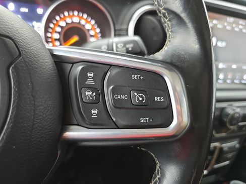 Used 2020 Jeep Gladiator Overland AWD/4WD image 17