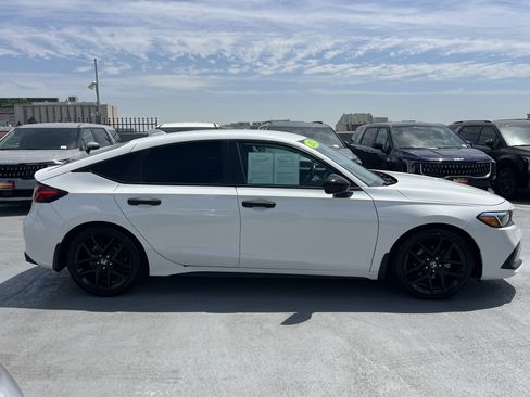 Used 2022 Honda Civic Sport image 9