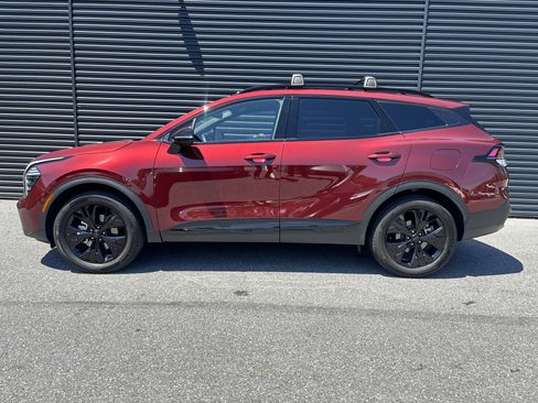 Used 2025 Kia Sportage X-Line AWD/4WD image 2