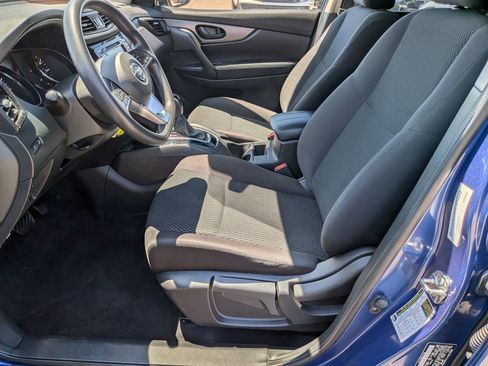 Used 2020 Nissan Rogue Sport S image 11