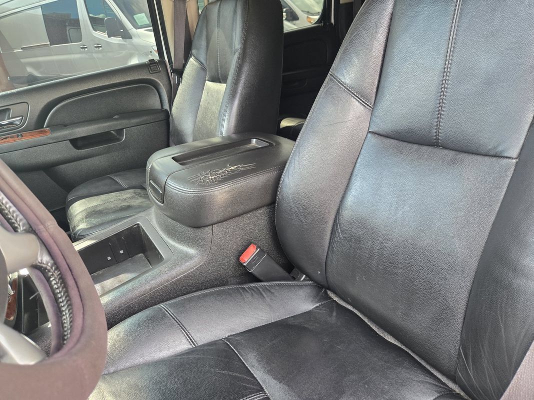 Used 2013 Chevrolet Suburban LT AWD/4WD image 16