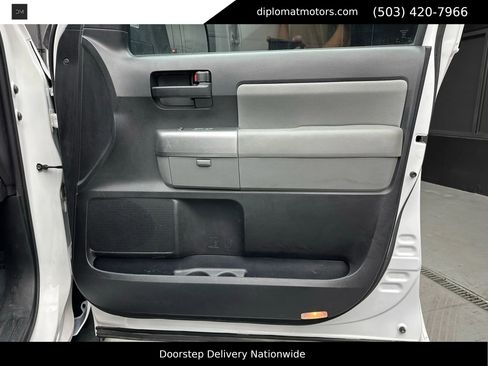 Used 2018 Toyota Sequoia TRD Sport image 38