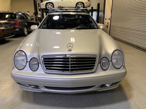 Used 2000 Mercedes-Benz CLK 320 Coupe image 12