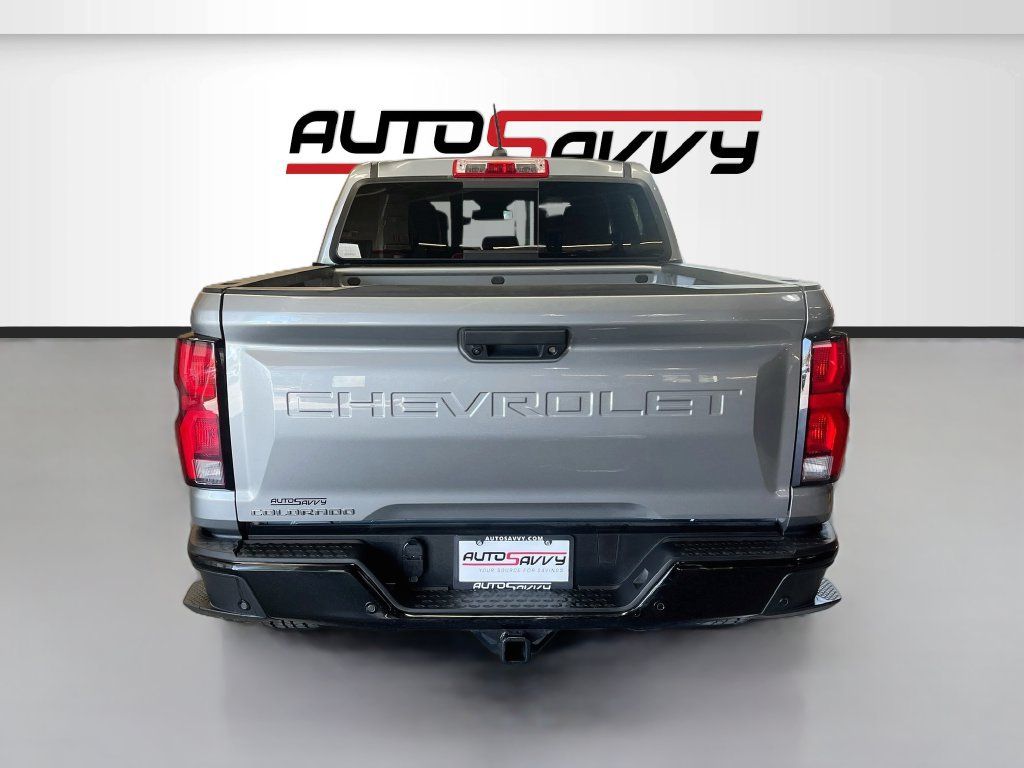 Used 2025 Chevrolet Colorado Z71 w/ Z71 Convenience Package 2 AWD/4WD image 6