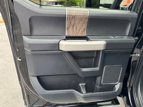 Used 2017 Ford F250 Lariat w/ Lariat Ultimate Package AWD/4WD image 13