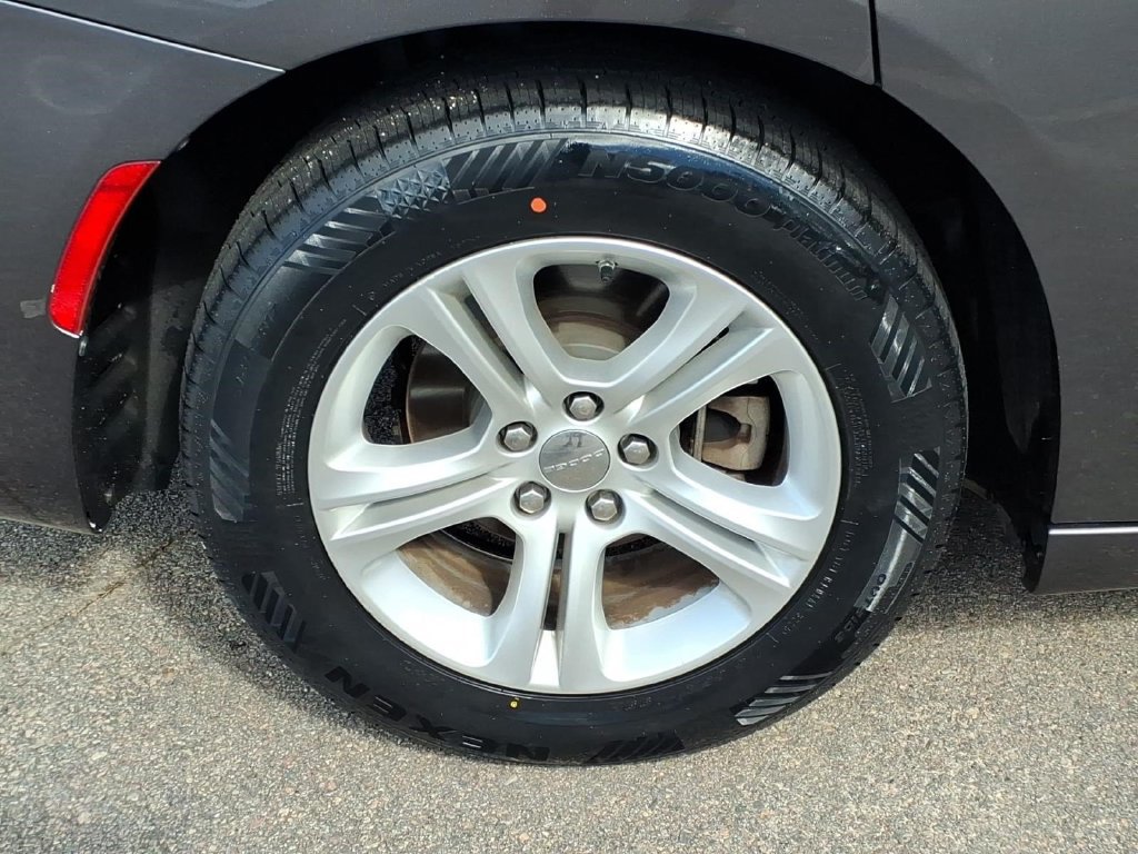 Used 2022 Dodge Charger SXT RWD image 11