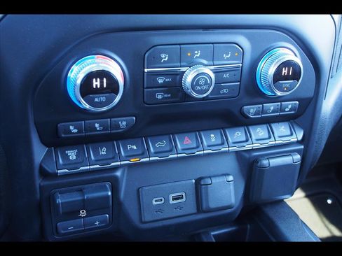 Used 2021 GMC Sierra 2500 Denali w/ Denali Black Diamond Edition image 27