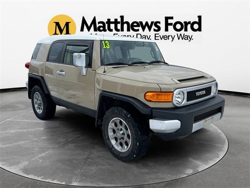 Used 2013 Toyota FJ Cruiser 4WD image 7