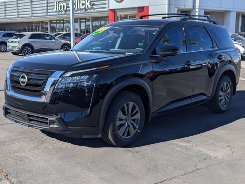 New 2025 Nissan Pathfinder SV image 5