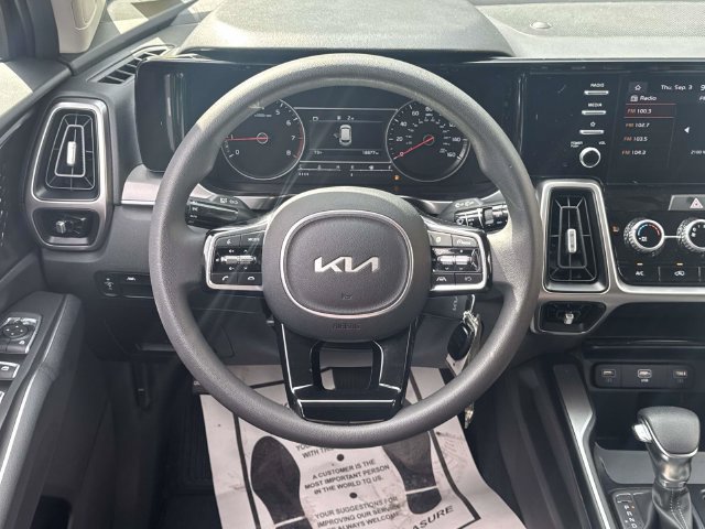 Used 2023 Kia Sorento LX AWD/4WD image 14