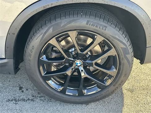 Used 2025 BMW X5 xDrive40i w/ Climate Comfort Package image 5