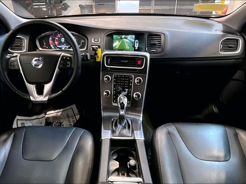 Used 2016 Volvo V60 T5 Premier image 15