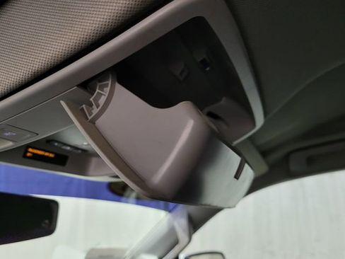 Used 2018 Chevrolet Silverado 1500 LT w/ Texas Edition image 38