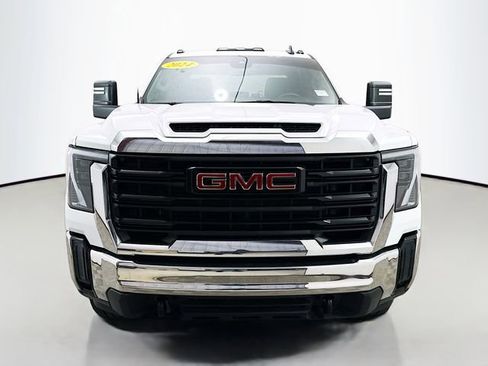 Used 2024 GMC Sierra 2500 Pro w/ Convenience Package image 2