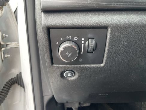 Used 2019 Jeep Grand Cherokee Altitude AWD/4WD image 19