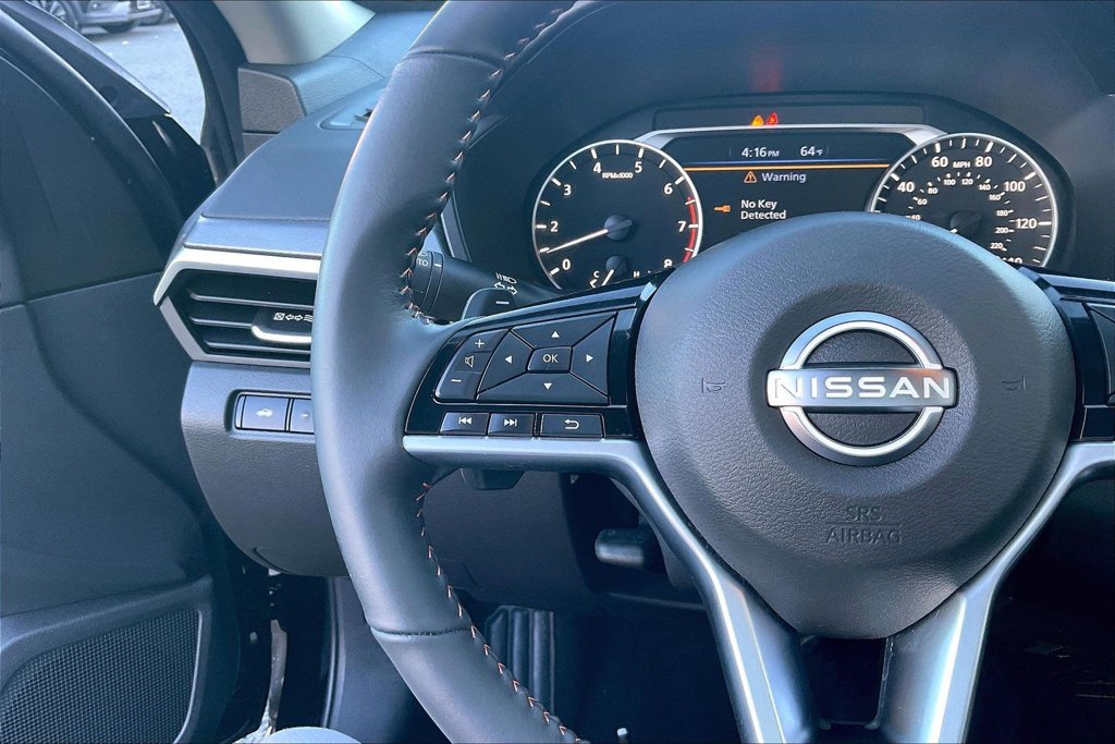 Used 2023 Nissan Altima 2.5 SR AWD/4WD image 12