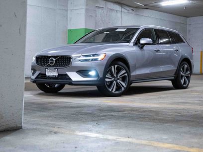 New 2026 Volvo V60 B5 Cross Country Plus w/ Climate Package