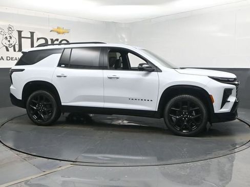 New 2026 Chevrolet Traverse RS w/ LPO, Floor Liner Package image 1