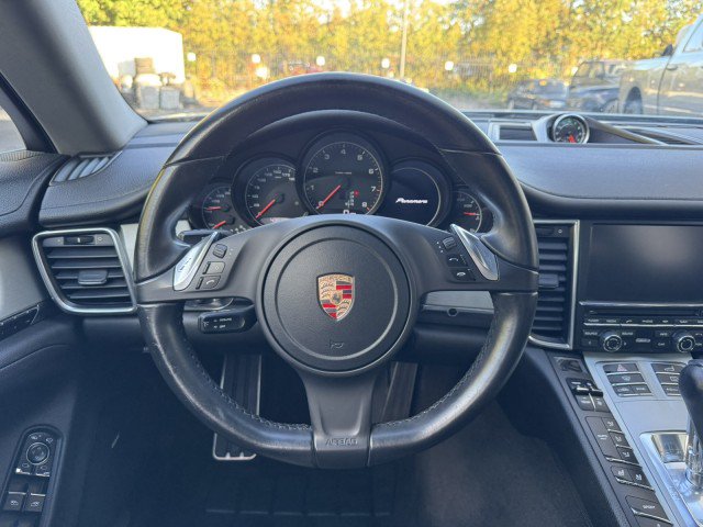 Used 2015 Porsche Panamera 4 AWD/4WD image 31