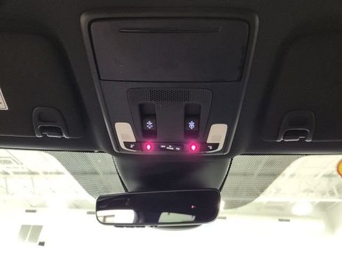 Certified 2025 Honda Pilot Black Edition image 18