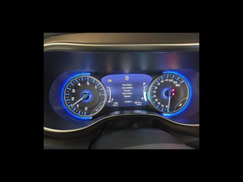 Used 2018 Chrysler Pacifica Touring-L Plus FWD image 15
