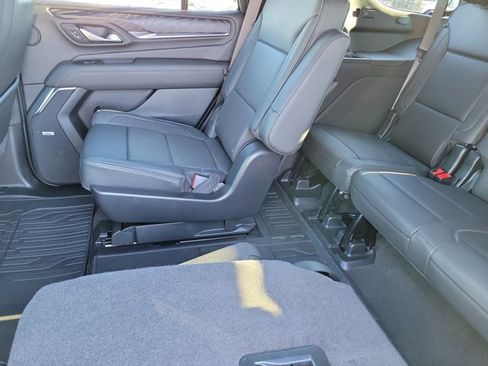 Used 2024 GMC Yukon Denali w/ Denali Reserve Package image 16