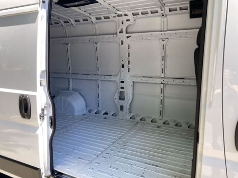 Used 2026 RAM ProMaster 2500 w/ Convenience Group FWD image 16