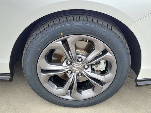 Certified 2024 Honda Accord EX-L image 6