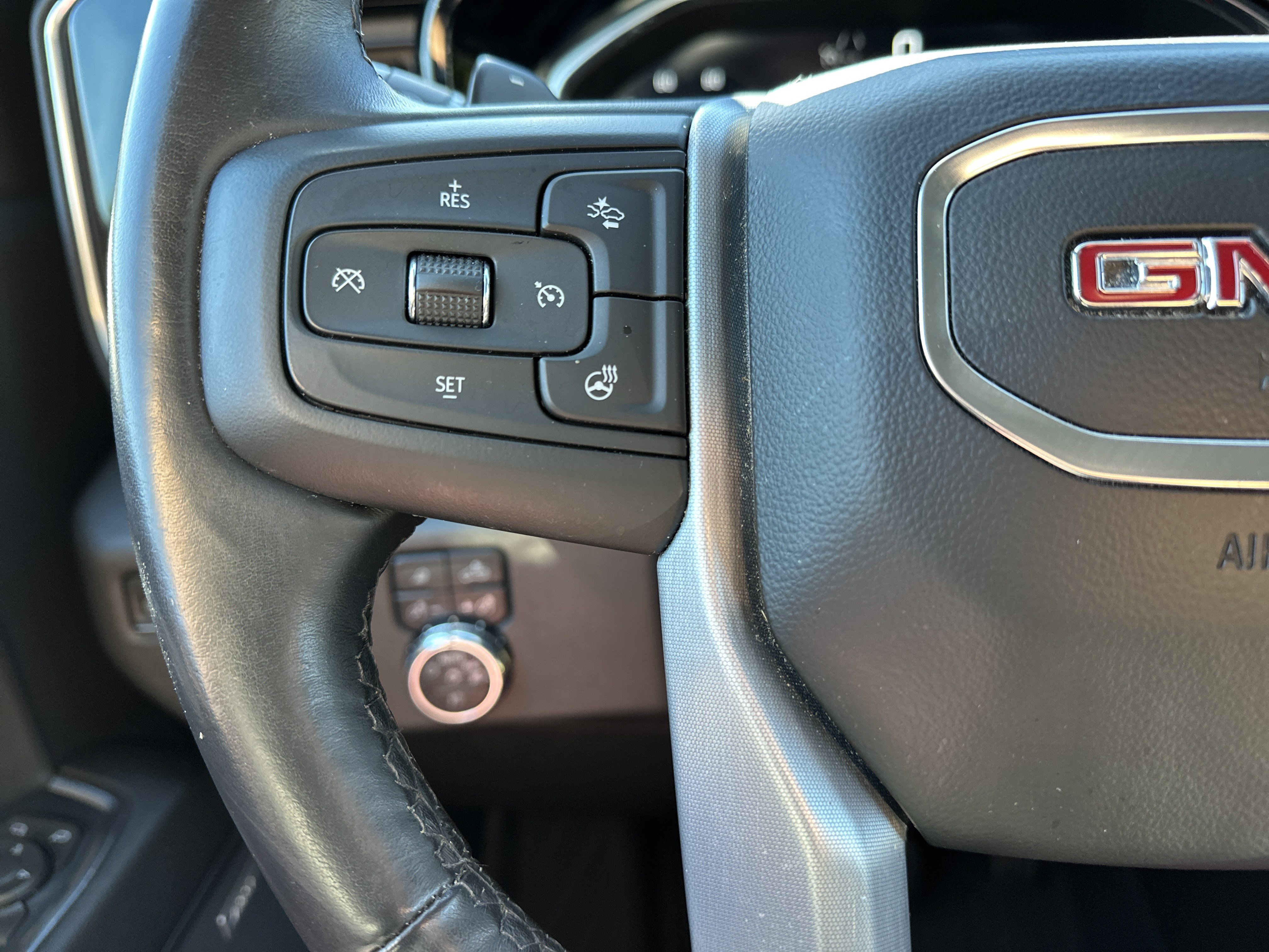 Used 2023 GMC Sierra 1500 SLT w/ SLT Premium Plus Package AWD/4WD image 18