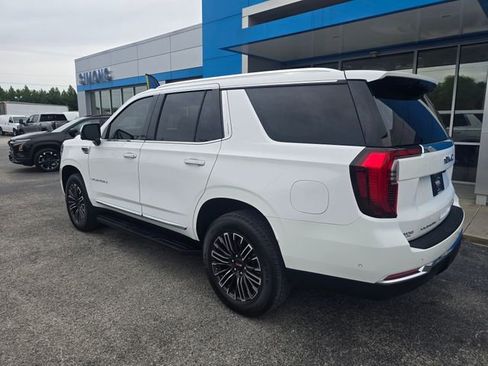 Used 2025 GMC Yukon Elevation w/ LPO, Elevation Black Package RWD image 3
