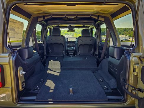 New 2026 Jeep Wrangler Unlimited Rubicon AWD/4WD image 35