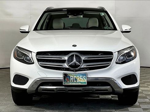 Used 2018 Mercedes-Benz GLC 300 4MATIC image 2