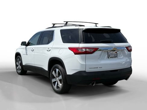 Used 2019 Chevrolet Traverse LT w/ LT Premium Package AWD/4WD image 3