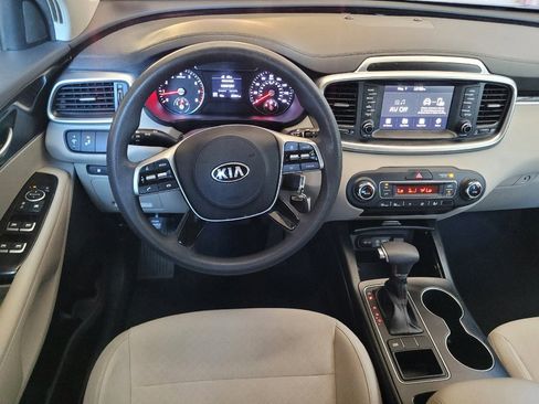 Used 2019 Kia Sorento FWD V6 image 22