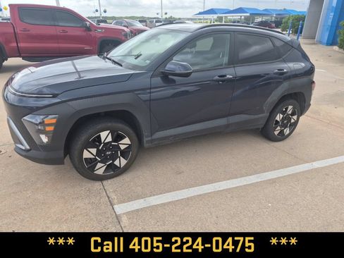 Used 2024 Hyundai Kona SEL AWD/4WD image 3