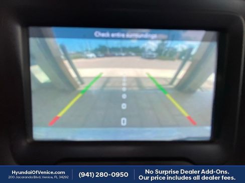 Used 2021 Jeep Renegade Latitude FWD image 12