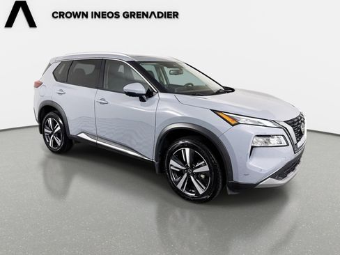 Used 2021 Nissan Rogue SL w/ Premium Package FWD image 3