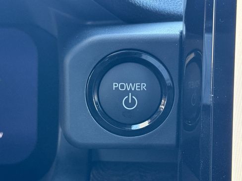 Certified 2025 Toyota Tacoma Limited image 29