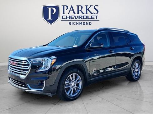 Certified 2023 GMC Terrain SLT image 3