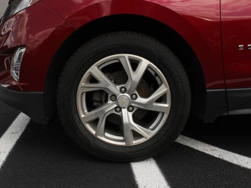 Used 2021 Chevrolet Equinox Premier FWD image 3