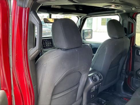 Used 2021 Jeep Wrangler Unlimited Sahara AWD/4WD image 12