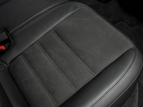 Used 2023 Porsche Macan GTS image 39