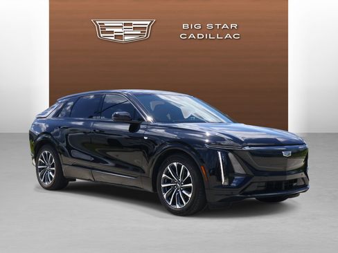 Certified 2024 Cadillac Lyriq Sport AWD/4WD image 7