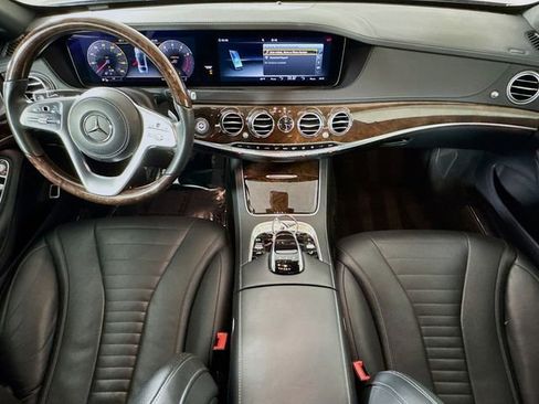 Used 2018 Mercedes-Benz S 560 4MATIC Sedan w/ Premium Package image 24