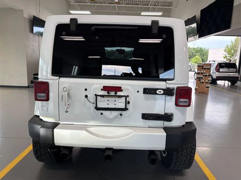 Used 2016 Jeep Wrangler Unlimited Sahara AWD/4WD image 4