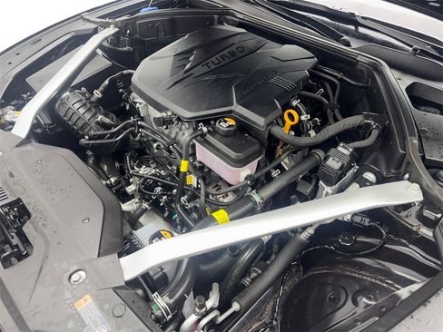 Used 2025 Genesis G70 2.5T image 76