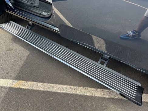 Used 2024 Jeep Wagoneer Series III w/ Premium Group I image 48